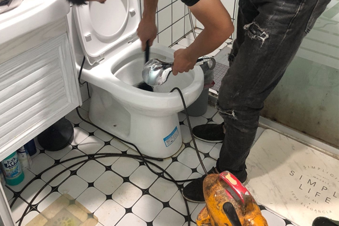 黄江镇疏通下水道