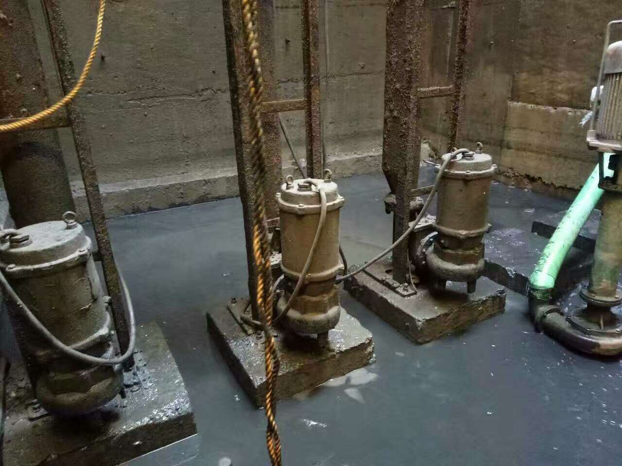 黄江镇污水池清理